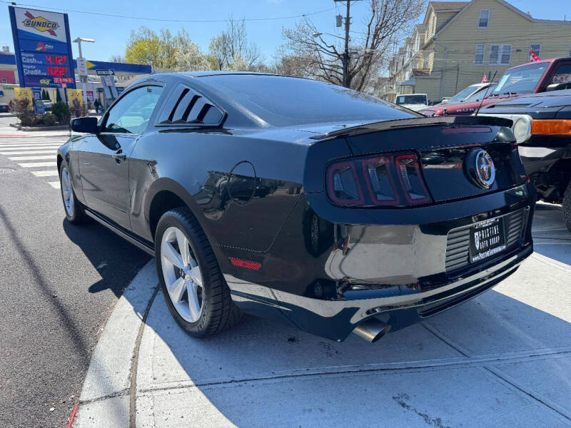 2013 Ford Mustang V6