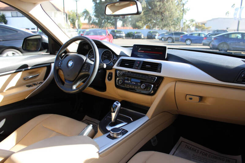 2018 BMW 3 Series 320i