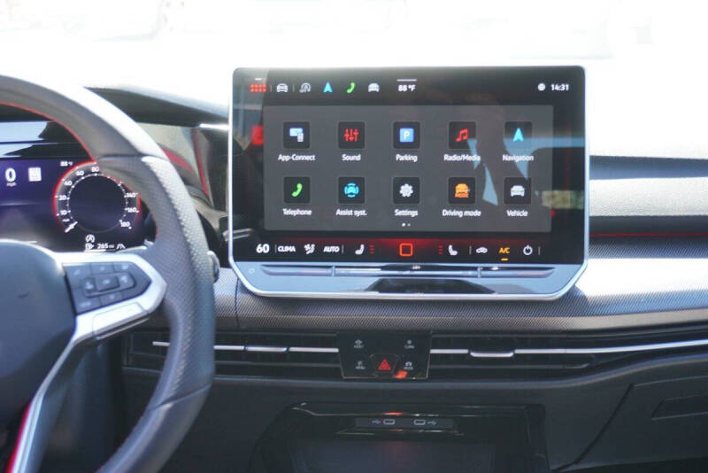 2025 Volkswagen Golf GTI SE