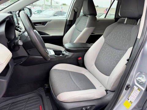 2021 Toyota RAV4 XLE