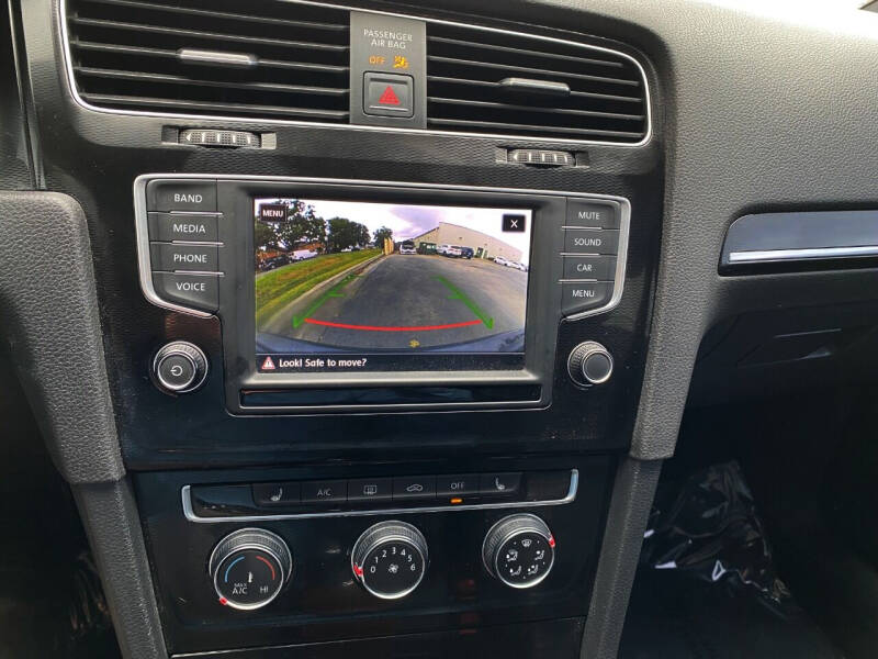 2017 Volkswagen Golf GTI SE