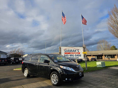 2017 Toyota Sienna XLE Premium 8-Passenger