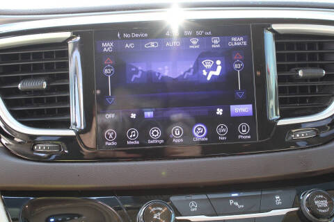 2017 Chrysler Pacifica Touring-L