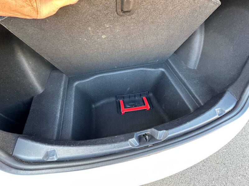 2022 Tesla Model 3 Base photo 26