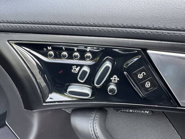 2015 Jaguar F-TYPE V8 S