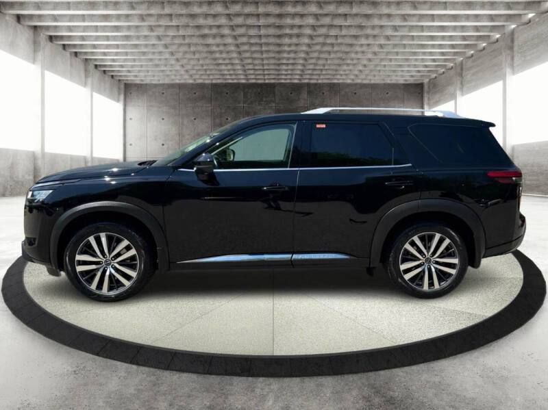 2022 Nissan Pathfinder Platinum