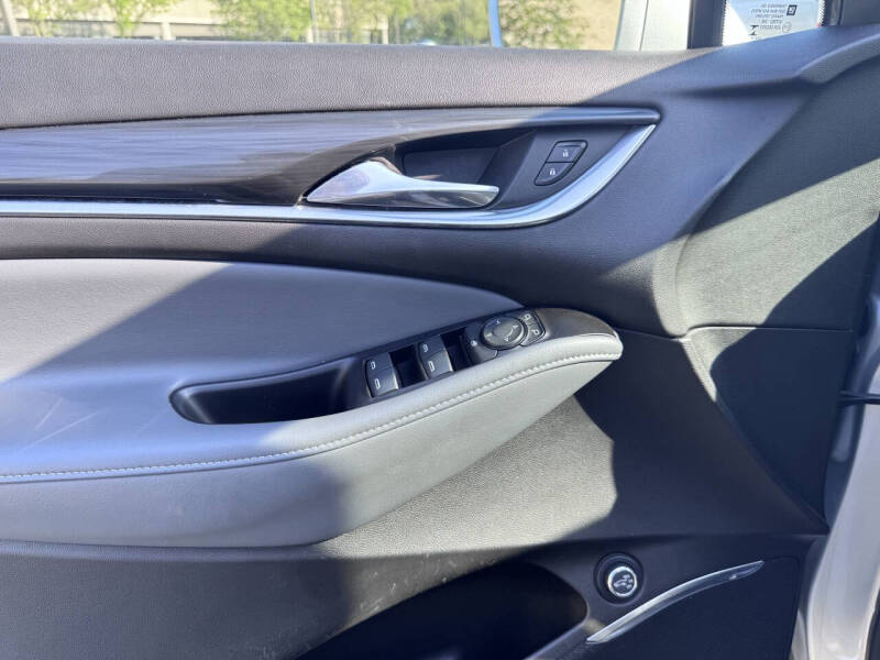 2020 Buick Enclave Essence