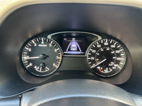 2017 Nissan Pathfinder SL