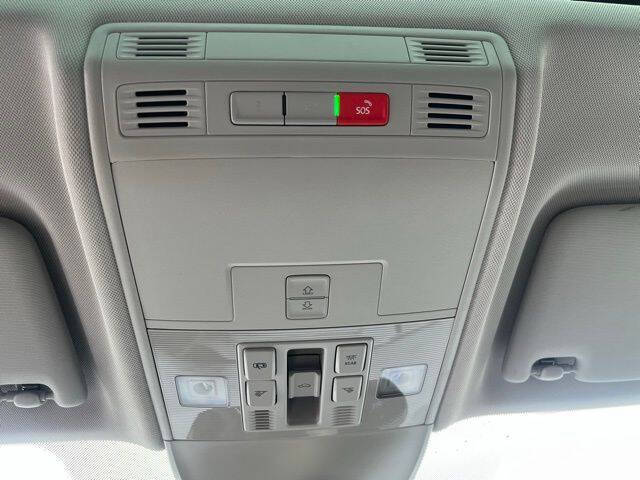 2026 Volkswagen Taos SEL 4Motion