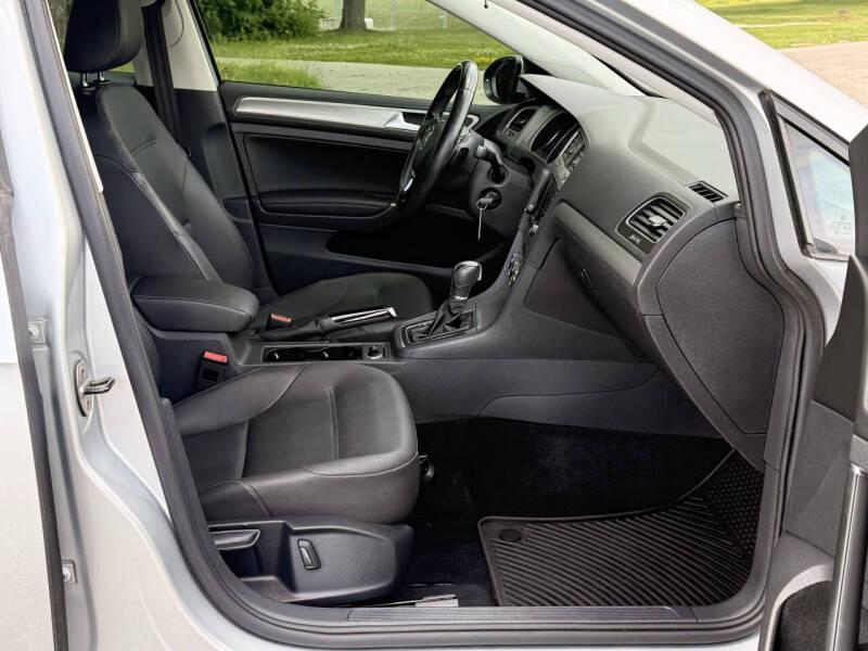 2015 Volkswagen Golf SportWagen
