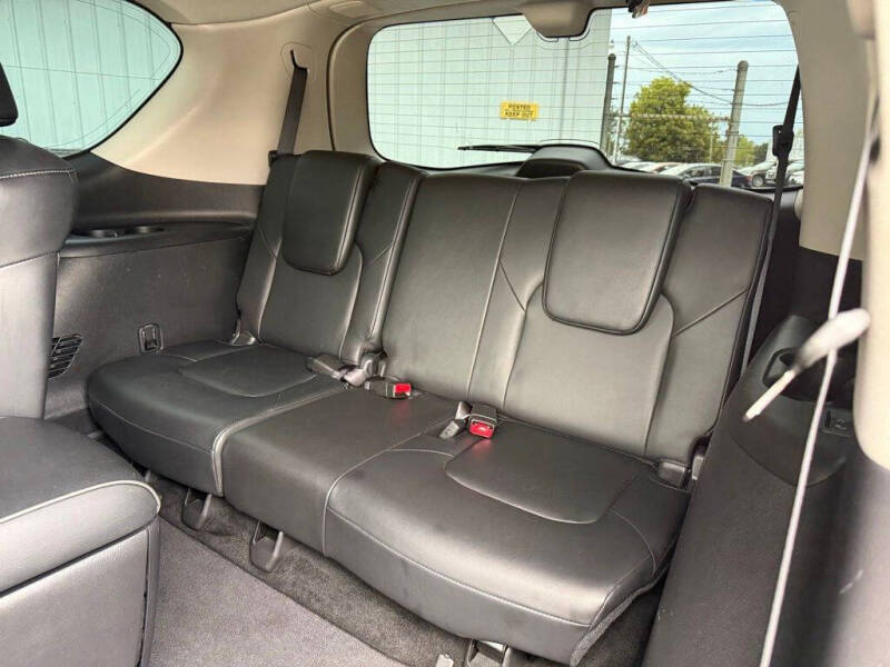 2022 Infiniti QX80 Luxe