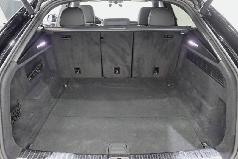 2020 Audi Q8 quattro Premium 55 TFSI