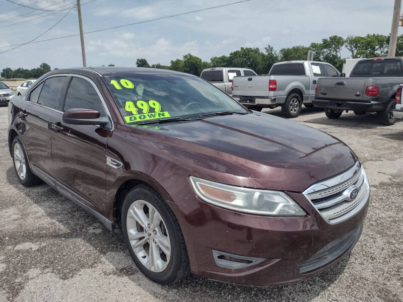 2010 Ford Taurus SEL FWD's photo