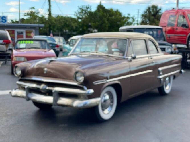 1953 Ford Crestline