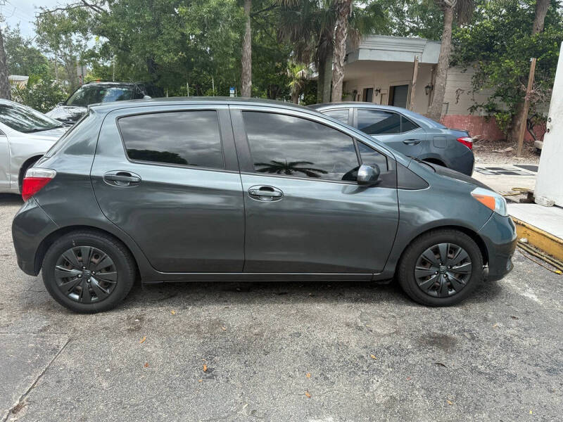 2014 Toyota Yaris 3-Door LE