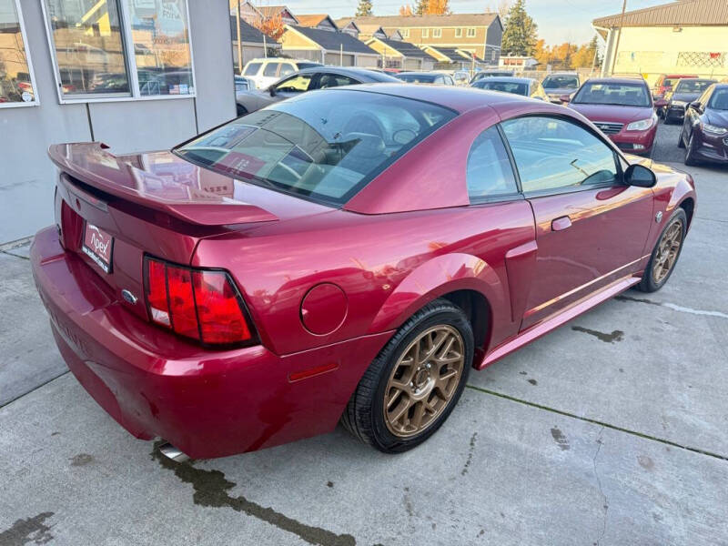 2004 Ford Mustang GT Deluxe
