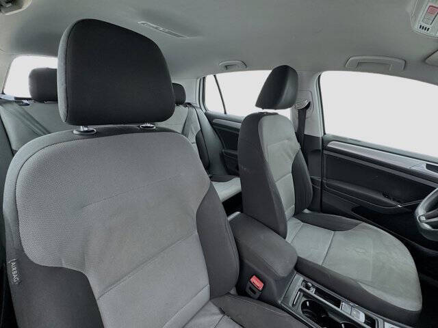 2016 Volkswagen e-Golf SE