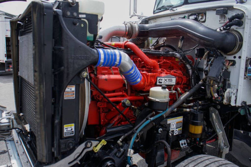 2020 Peterbilt 389