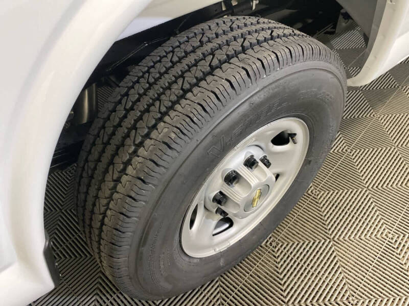 2025 Chevrolet Express 2500