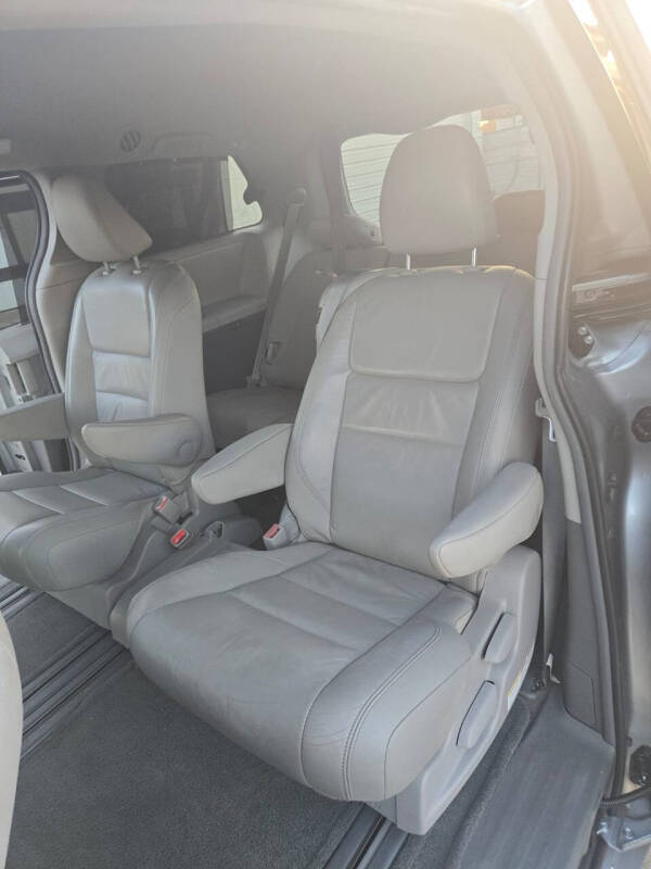 2016 Toyota Sienna XLE 8-Passenger