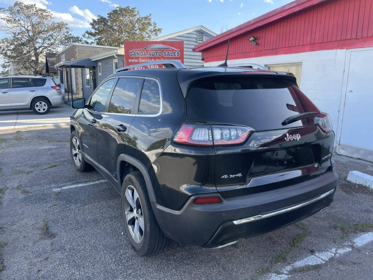 2019 Jeep Cherokee for sale at Ganda Auto Sales in Denver, CO