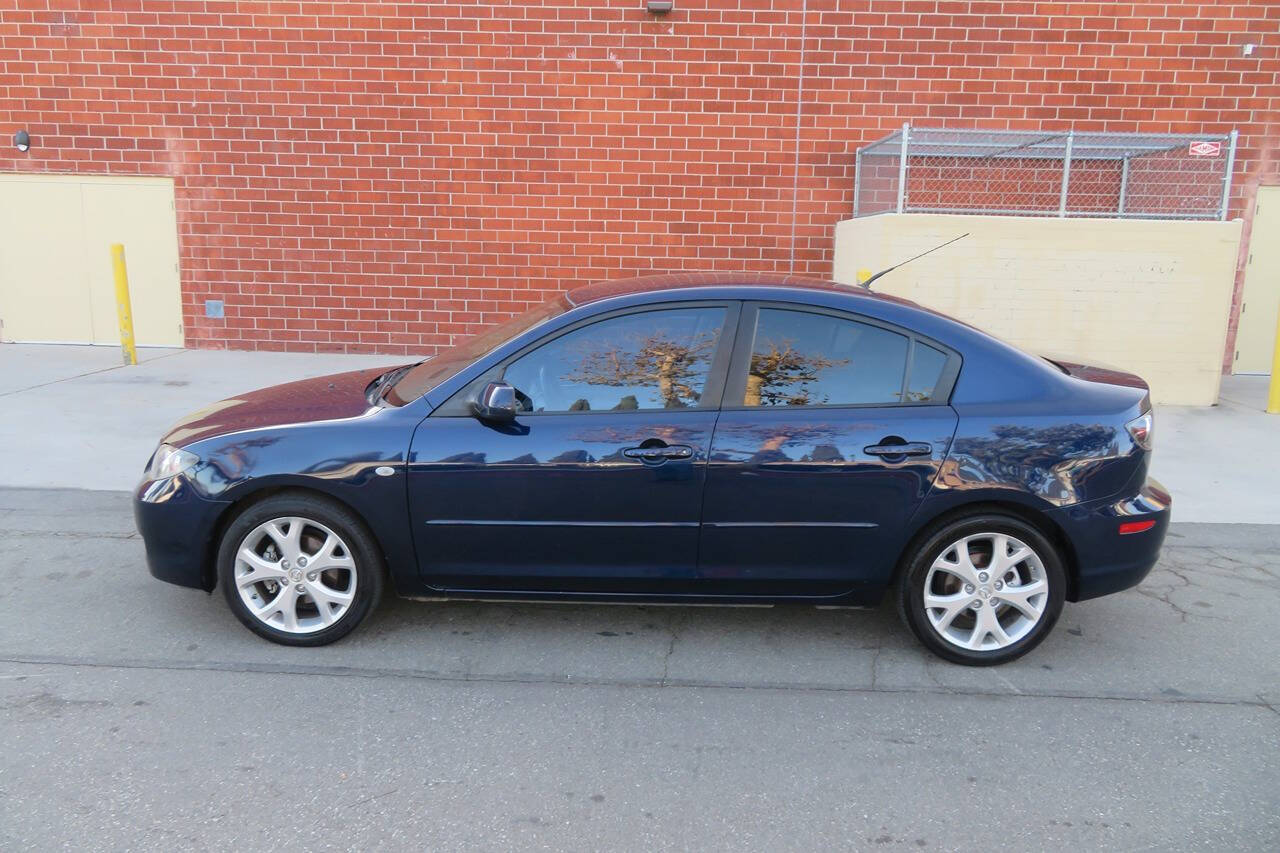 2009 Mazda Mazda3 for sale at The Car Vendor LLC in Bellflower, CA