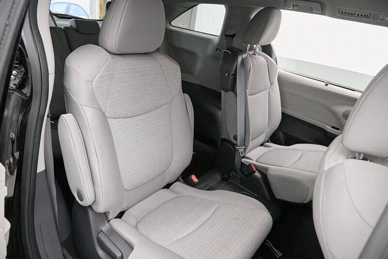 2024 Toyota Sienna LE 8-Passenger