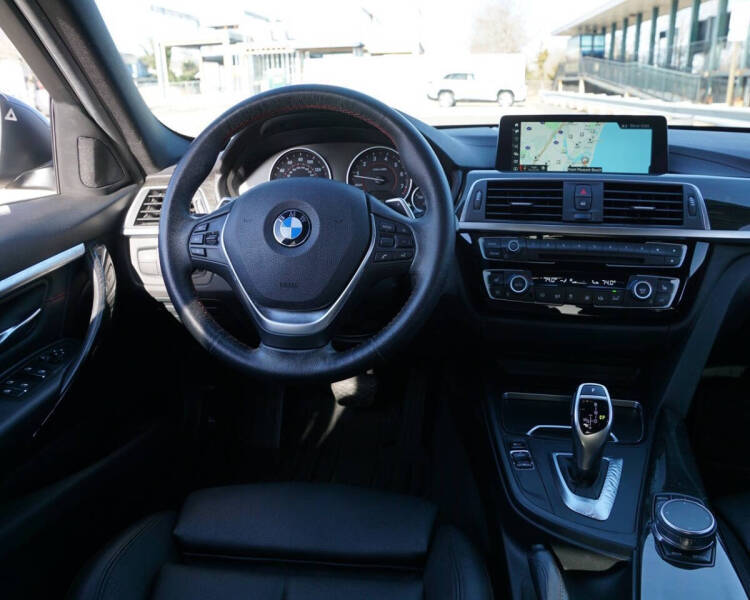 2018 BMW 3 Series 330i xDrive