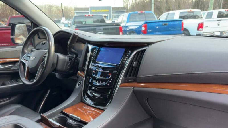 2017 Cadillac Escalade Luxury