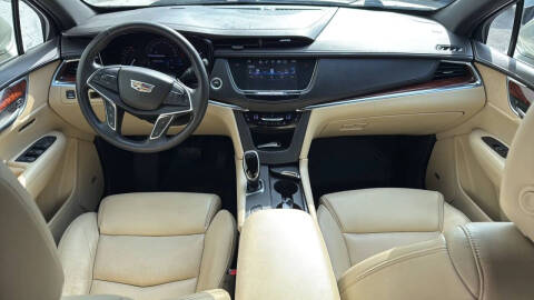 2017 Cadillac XT5 Premium Luxury