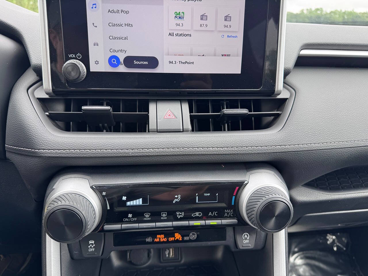 2024 Toyota RAV4 8