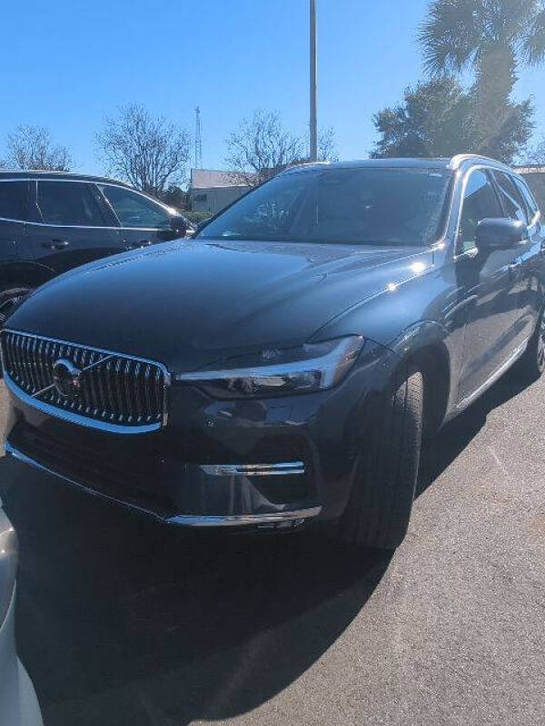 2023 Volvo XC60 B5 Plus Bright Theme