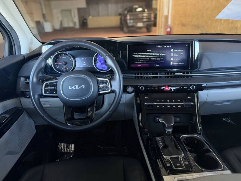2024 Kia Carnival EX