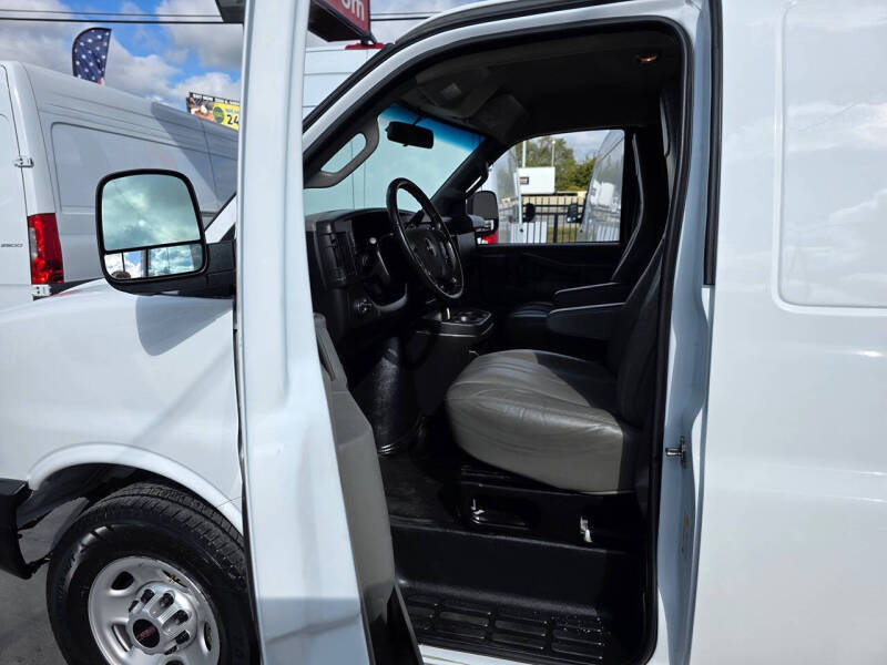 2023 GMC Savana 2500