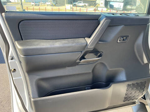 2013 Nissan Titan SV