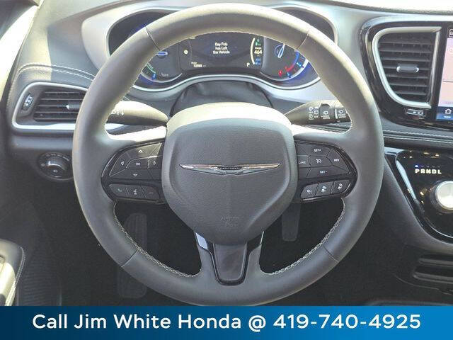 2024 Chrysler Pacifica Plug-In Hybrid Select