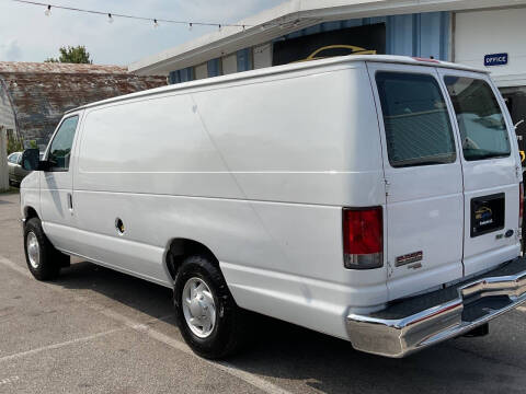 2013 Ford E-Series E-350 SD