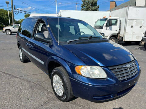 2006 Chrysler Town and Country for sale at Integrity Auto Group in Langhorne PA