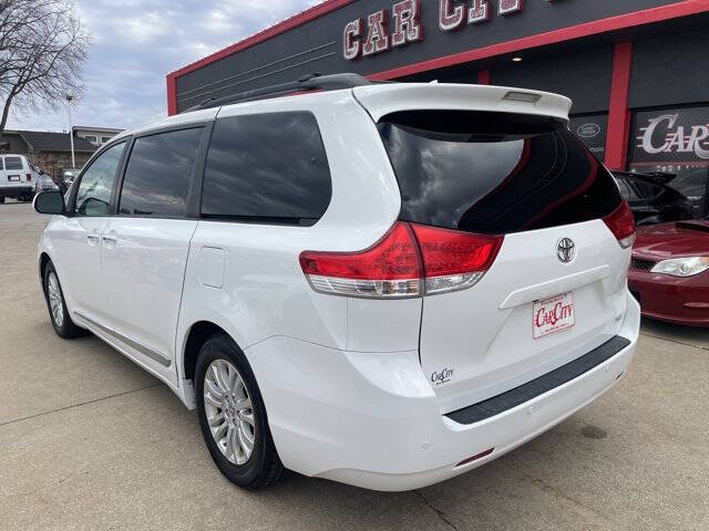 2011 Toyota Sienna