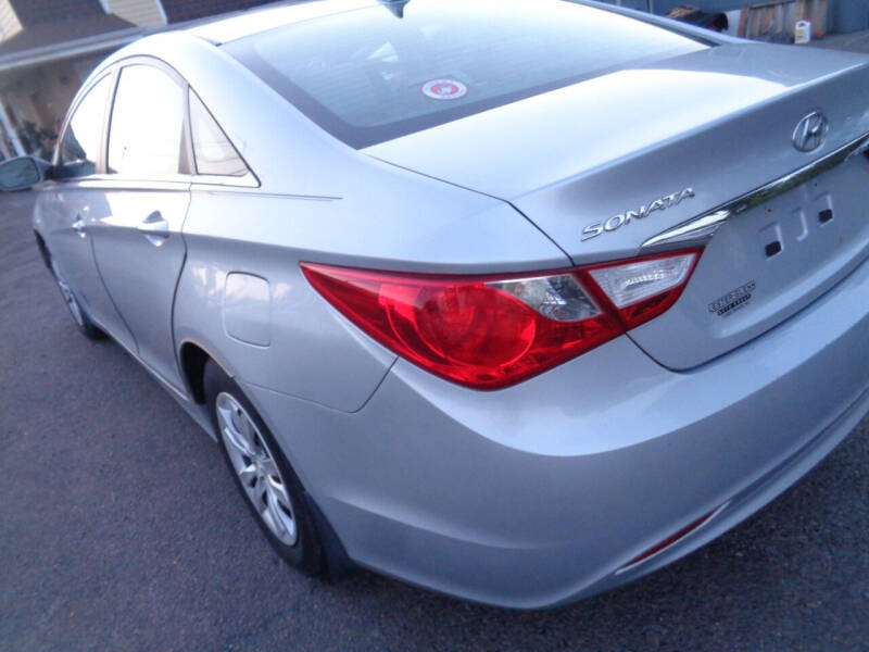 2011 Hyundai Sonata GLS photo 12