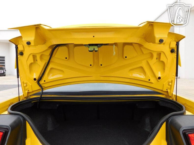 2004 Ford Mustang Mach 1 Premium