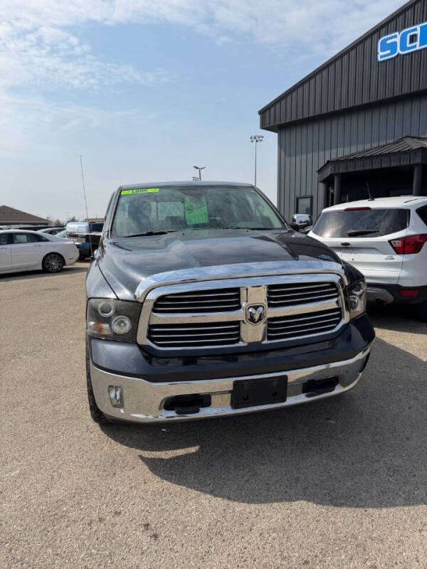 2016 RAM 1500 SLT