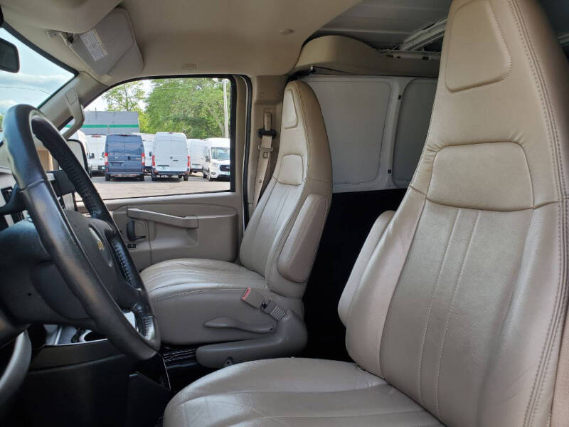 2023 Chevrolet Express 2500