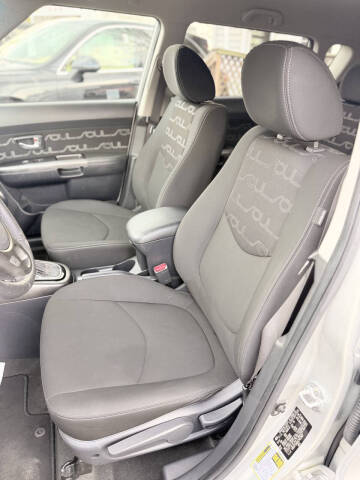2012 Kia Soul +