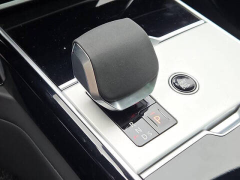 2025 Land Rover Range Rover P530 SE