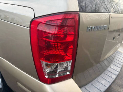 2007 Hyundai Entourage