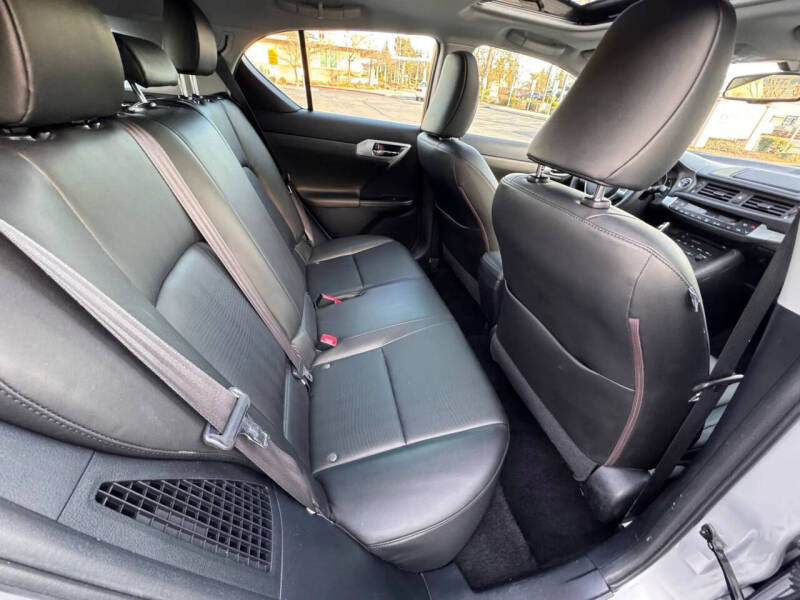 2011 Lexus CT 200h