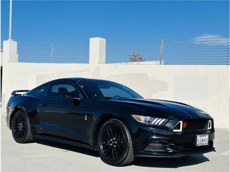 2016 Ford Mustang V6 photo 3