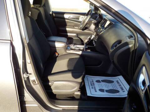 2020 Nissan Pathfinder S