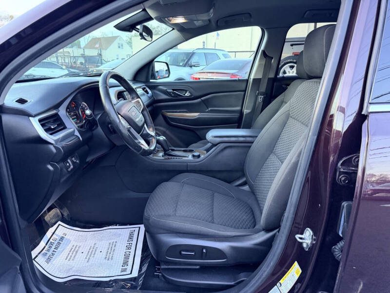 2017 GMC Acadia SLE-2